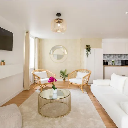 Merveil Family - Champs Elysees - Roosevelt Apartment Paris