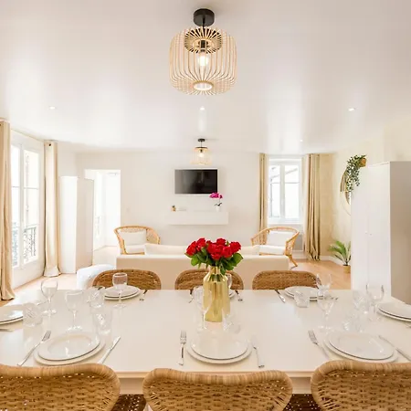 Merveil Family - Champs Elysees - Roosevelt Apartment *