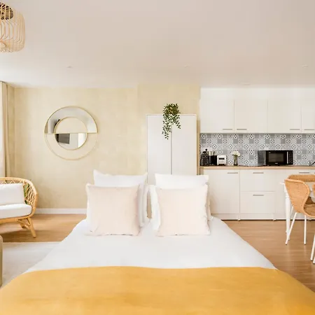 Merveil Family - Champs Elysees - Roosevelt Apartment Paris