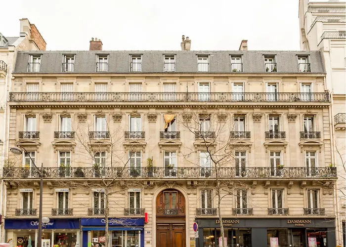 Merveil Family - Champs Elysees - Roosevelt Parijs