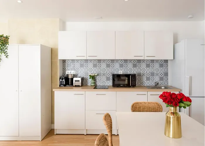 Merveil Family - Champs Elysees - Roosevelt * Parijs