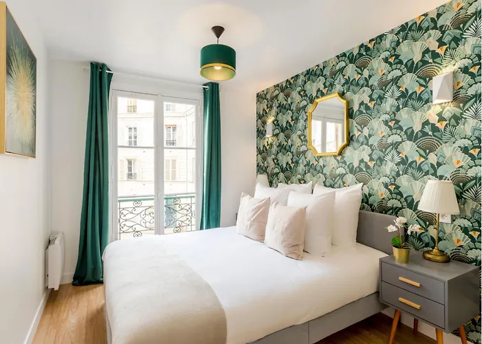 Merveil Family - Champs Elysees - Roosevelt