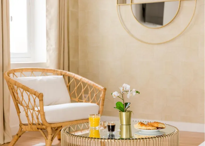 Merveil Family - Champs Elysees - Roosevelt * Parijs